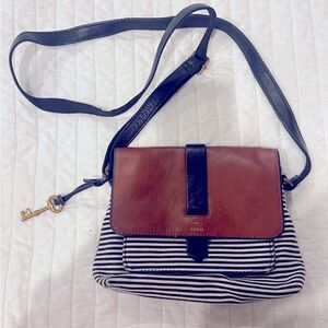 Like new Fossil crossbody
